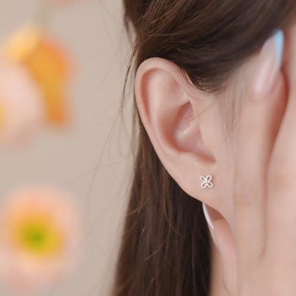 999 Fine Silver Four Leaf Clover Screw Back Earrings - Image 4