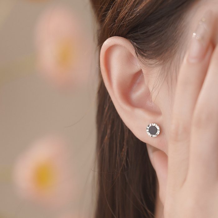 999 Fine Silver Black Onyx Stud Earrings - Image 2