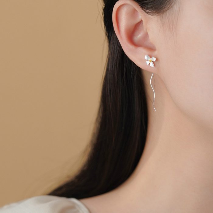 999 Fine Silver Gardenia Threader Earrings - Image 4