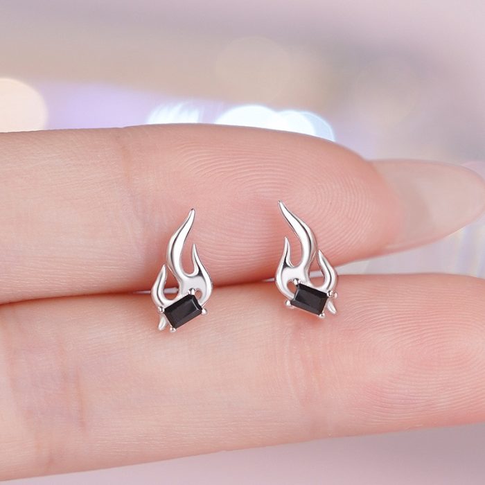 925 Sterling Silver Exquisite Flame Stud Earrings - Image 6
