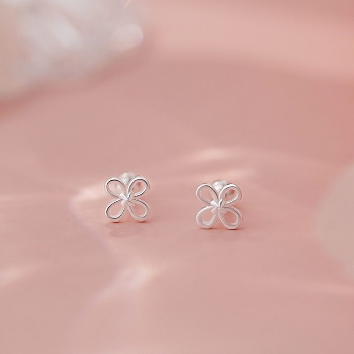 999 Fine Silver Four Leaf Clover Screw Back Earrings - Image 2