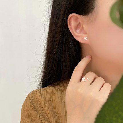 999 Fine Silver Wrapped Pearl Stud Earrings - Image 4
