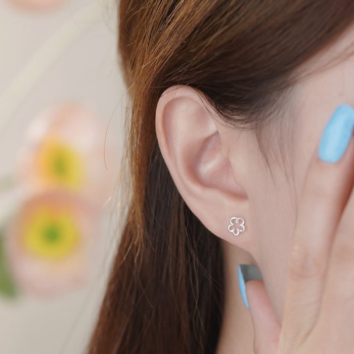 999 Fine Silver Forest Floral Stud Earrings - Image 4