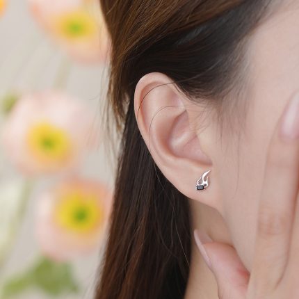 925 Sterling Silver Exquisite Flame Stud Earrings - Image 5