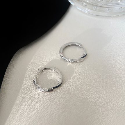 925 Sterling Silver Möbius Hoop Earrings - Image 3