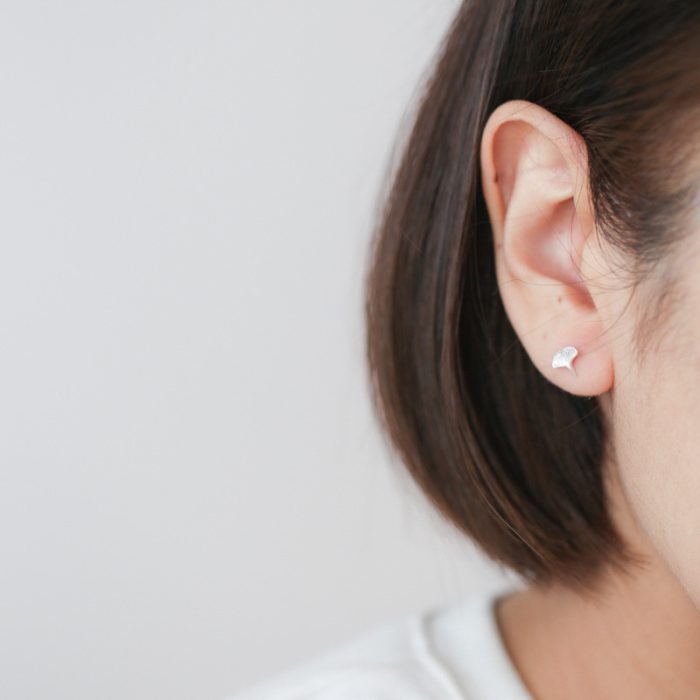 925 Sterling Silver Fresh Ginkgo Leaf Stud Earrings - Image 4