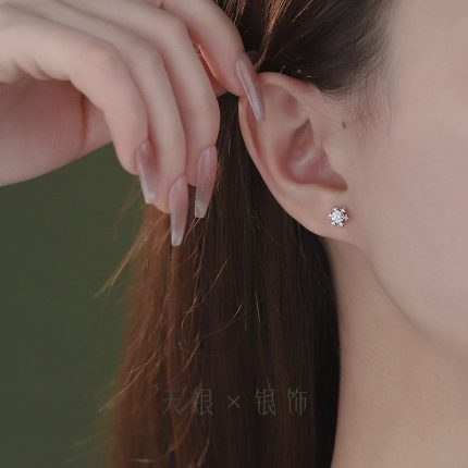 999 Fine Silver Gentle Sweet Snowflake Stud Earrings - Image 4