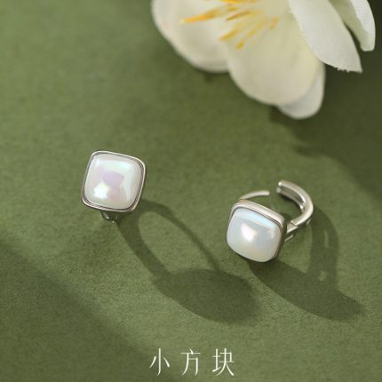 999 Fine Silver Square Pearl Hoop Earrings - Image 3