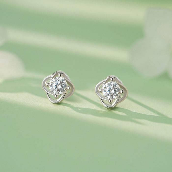 999 Fine Silver Needle New Light Luxury Four Leaf Clover Stud Earrings - Image 4
