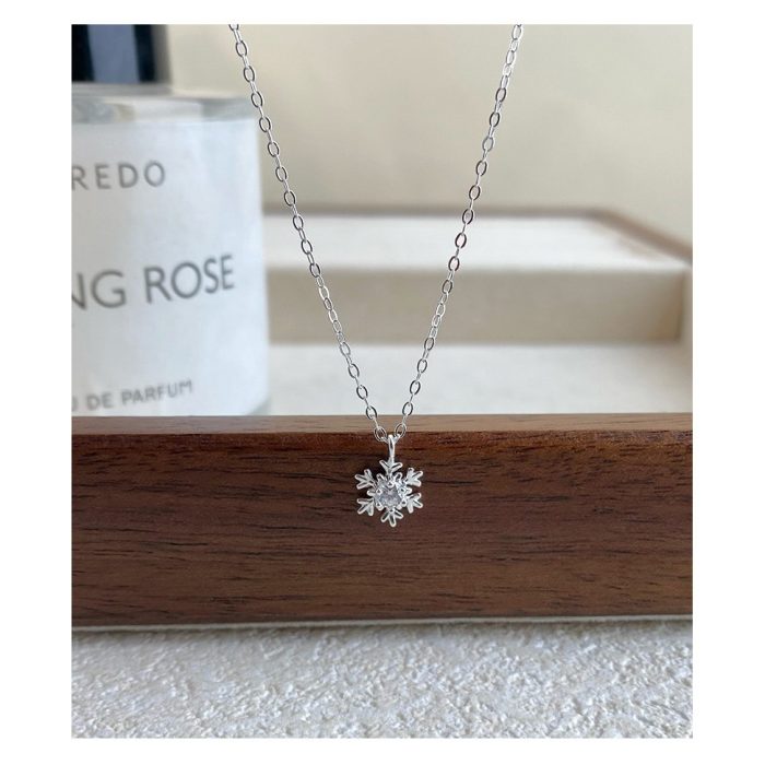 Winter Bestseller 999 Fine Silver Snowflake Necklace - Image 5