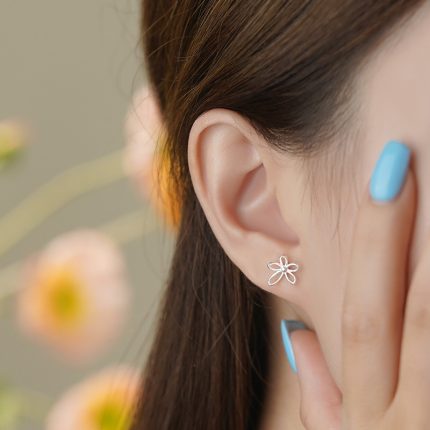 925 Sterling Silver Exquisite Hollow Floral Korean Style Stud Earrings - Image 3