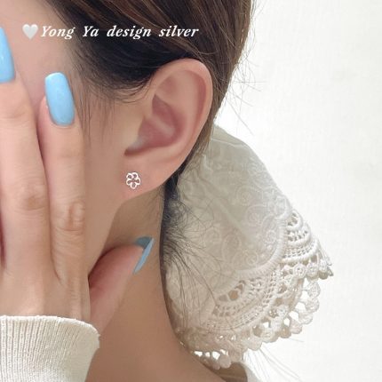 999 Fine Silver Sweet Floral Stud Earrings - Image 5