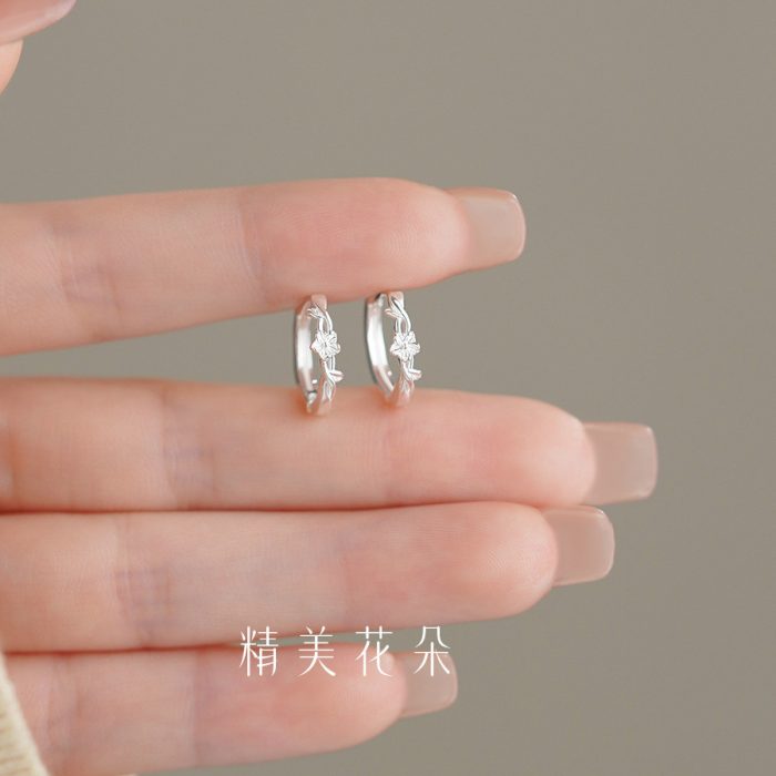 999 Fine Silver Classic Forest Wrapped Flower Hoop Earrings - Image 3