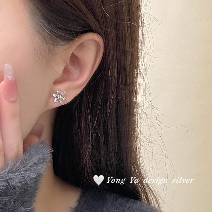 925 Sterling Silver Snowflake Stud Earrings - Image 2