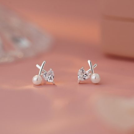 999 Fine Silver Pearl Cross Stud Earrings - Image 3