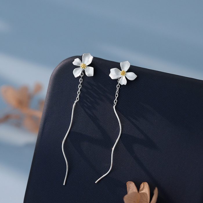 999 Fine Silver Light Luxury Gardenia Threader Earrings - Image 3