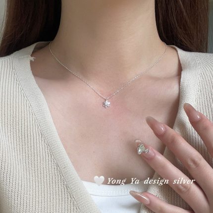 Winter Bestseller 999 Fine Silver Snowflake Necklace - Image 4