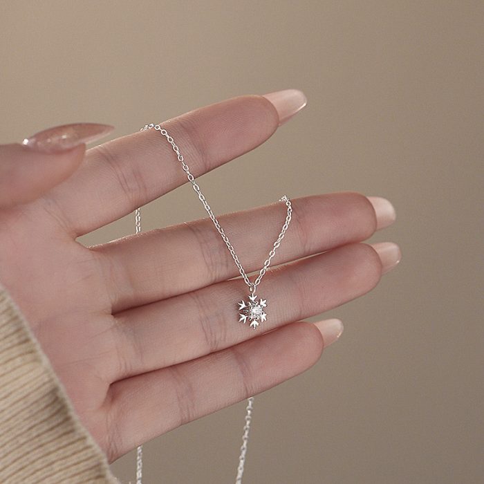 999 Fine Silver Snowflake Necklace - Image 4