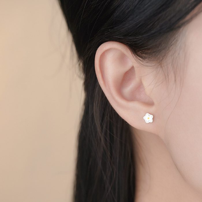 999 Fine Silver Floral Butterfly Stud Earrings - Image 2