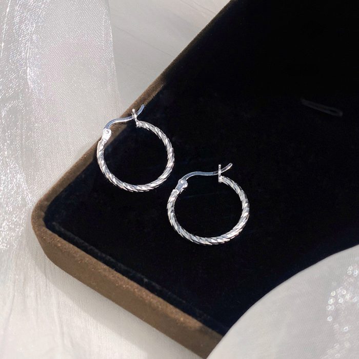 925 Sterling Silver Elegant Twisted Texture Sparkling Diamond Cut Hoop Earrings - Image 5