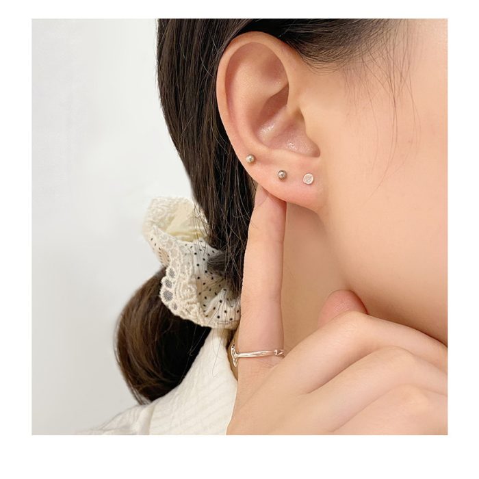 999 Fine Silver Yarn Ball Stud Earrings - Image 2