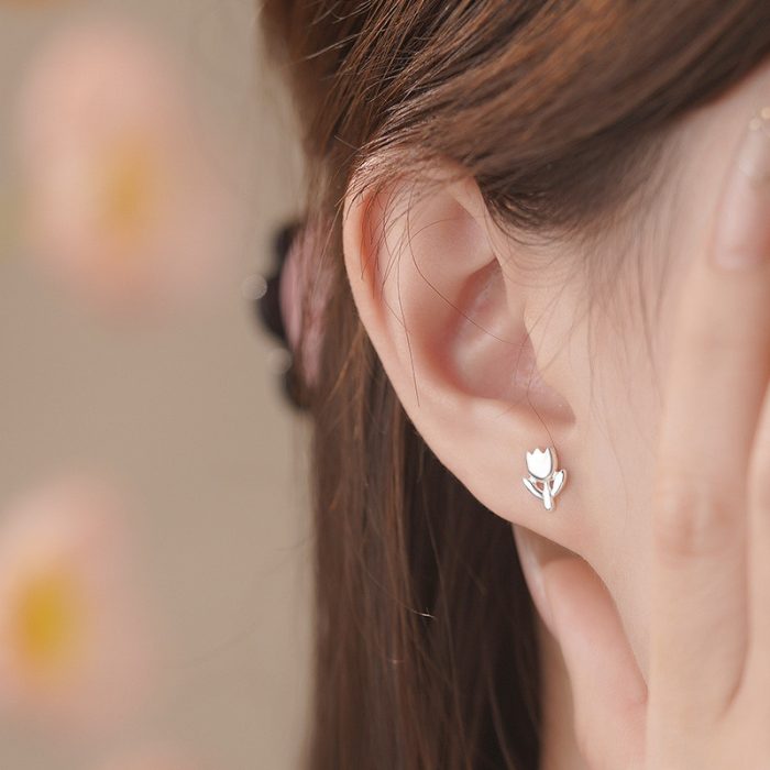 999 Fine Silver Sweet Tulip Screw Back Earrings - Image 2