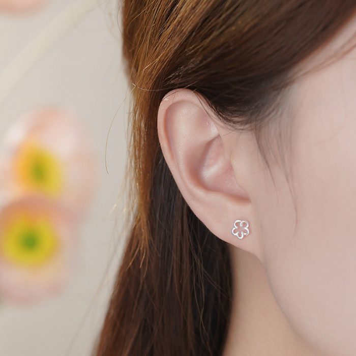 999 Fine Silver Forest Floral Stud Earrings - Image 2