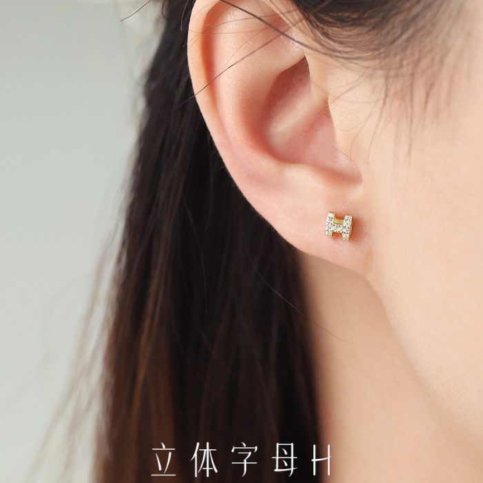925 Sterling Silver Personalized Small Polished Letter H 3D Pave CZ Stud Earrings - Image 2