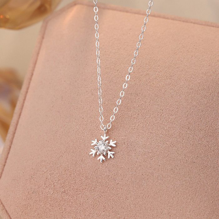 999 Fine Silver Snowflake Necklace - Image 5