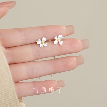 999 Fine Silver Gardenia Threader Earrings - Image 6