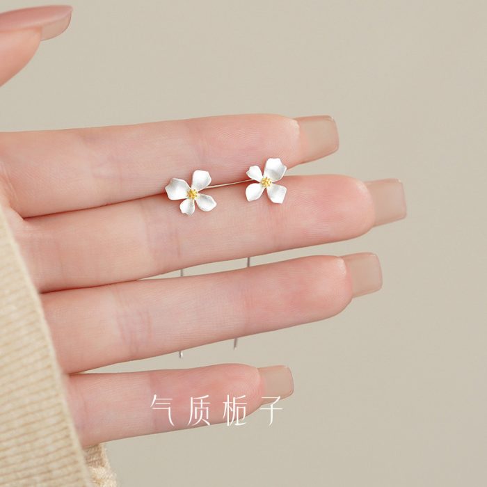 999 Fine Silver Gardenia Threader Earrings - Image 6