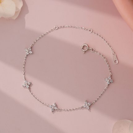 925 Sterling Silver Light Luxury Fresh Zircon Four Leaf Flower Bracelet - Image 5