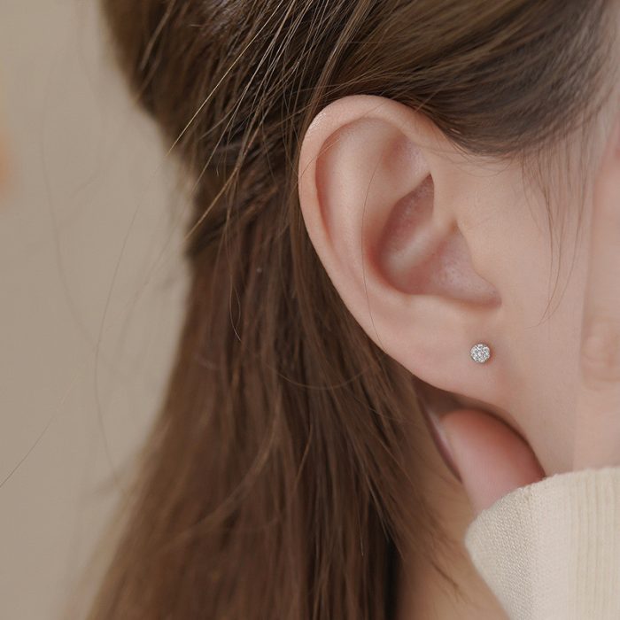 999 Fine Silver Round CZ Screw Back Earrings - Image 2