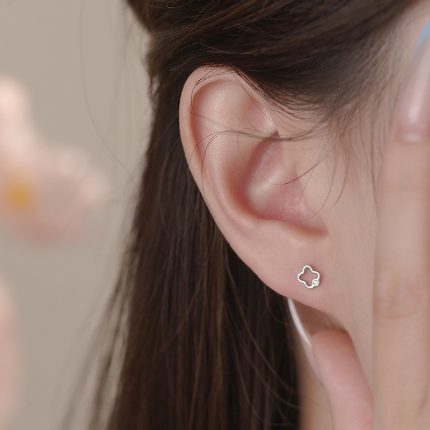 999 Fine Silver Lucky Four Leaf Clover Stud Earrings - Image 5