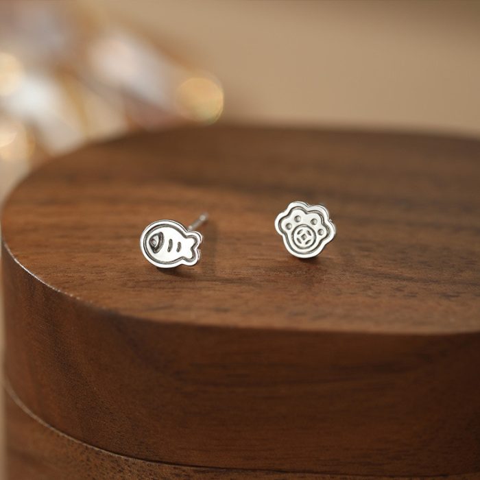 999 Fine Silver Cat Paw Fish Stud Earrings - Image 4